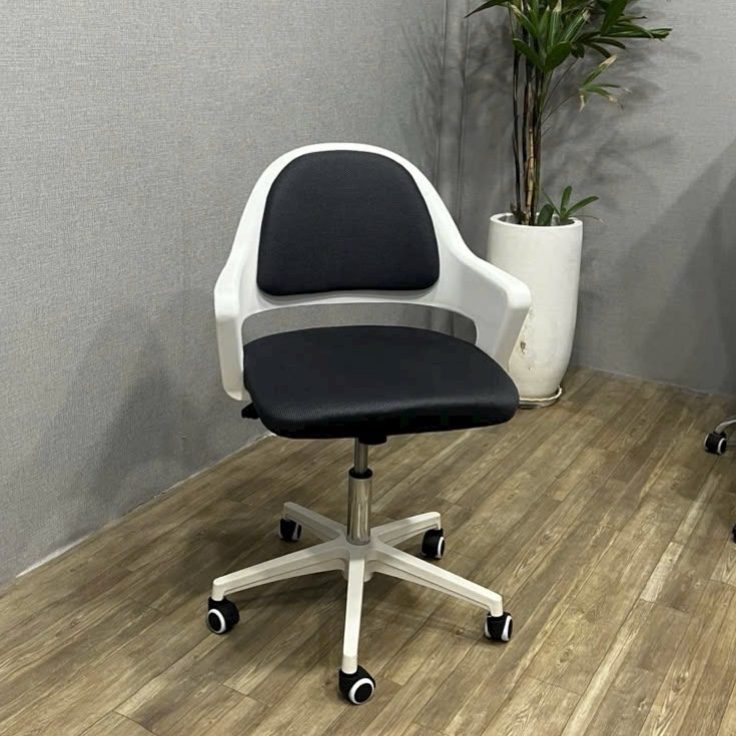 Ghế Xoay Văn Phòng Lưng Hở Bọc Nệm - GX67 1