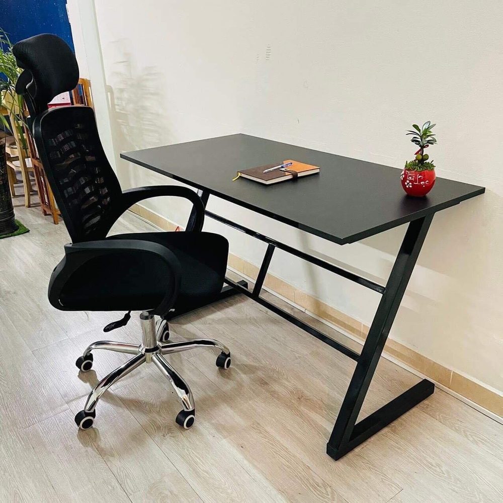 Bàn Làm Việc Văn Phòng Chân Sắt Chữ Z - BLV3 5