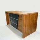 Bàn Giám Đốc Yếm Chữ V Kẻ Sọc Phá Cách - BGĐ130 1