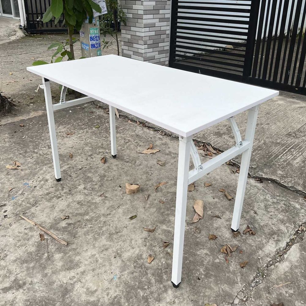 Bàn Làm Việc Văn Phòng Chân Gấp Khung Trắng - BLV12 4