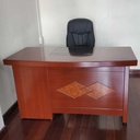 Bàn Giám Đốc 1m4 Hoa Văn - BGĐ13 1
