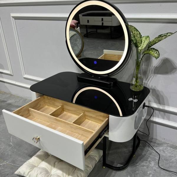 Bàn Trang Điểm Cảm Ứng Hiện Đại 2