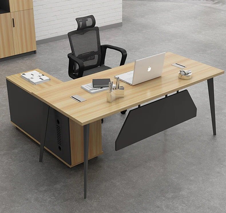 Bàn Giám Đốc Góc L Chân Sắt Sang Trọng - BGĐ34 1