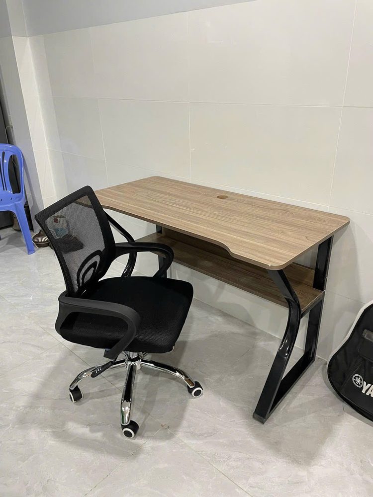 Bàn Làm Việc Gaming Chân K Uốn Có Kệ - BLV110 2
