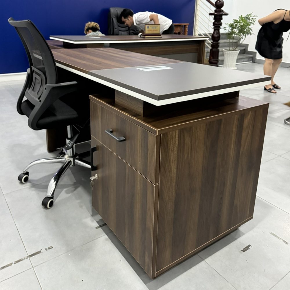 Bàn Giám Đốc Gỗ Trưởng Phòng Sọc Ngang - BGĐ71 1