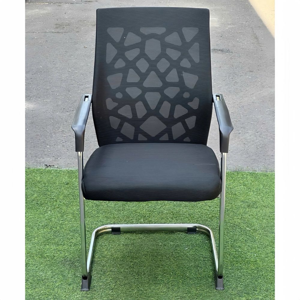 Ghế Chân Quỳ Tựa Nhựa Họa Tiết Lưới Hiện Đại - GQ35 3