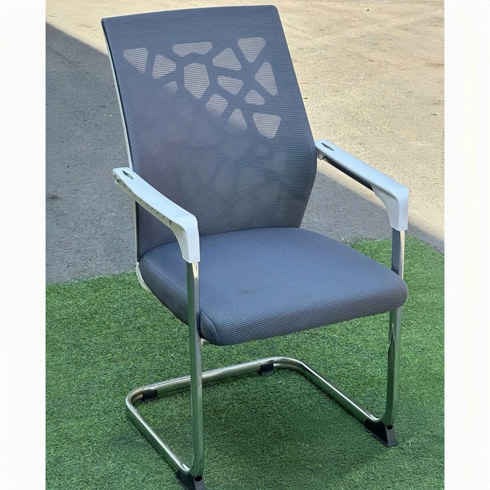 Ghế Chân Quỳ Tựa Nhựa Họa Tiết Lưới Hiện Đại - GQ35 4