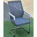 Ghế Chân Quỳ Tựa Nhựa Họa Tiết Lưới Hiện Đại - GQ35 4