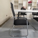 Ghế Phòng Họp Chân Quỳ Chéo Lưng Trung - GQ4 5