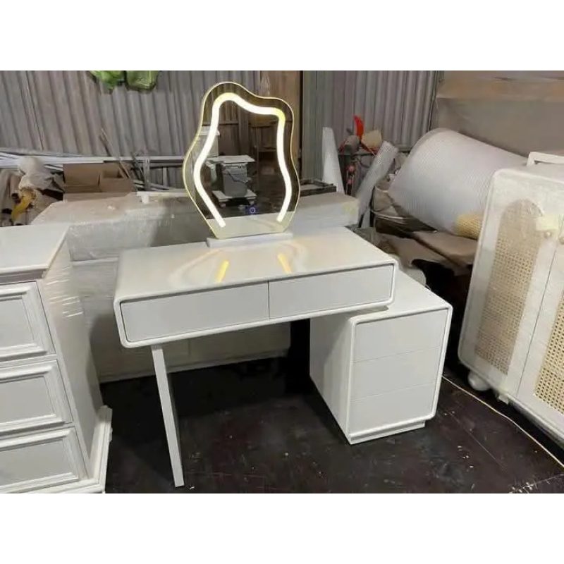Bàn Trang Điểm Nhỏ Gọn Cho Phòng Ngủ Hiện Đại - BTD22 5