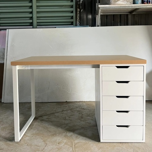 Bàn Làm Việc IKEA Chân Sắt Tiện Lợi - IK4